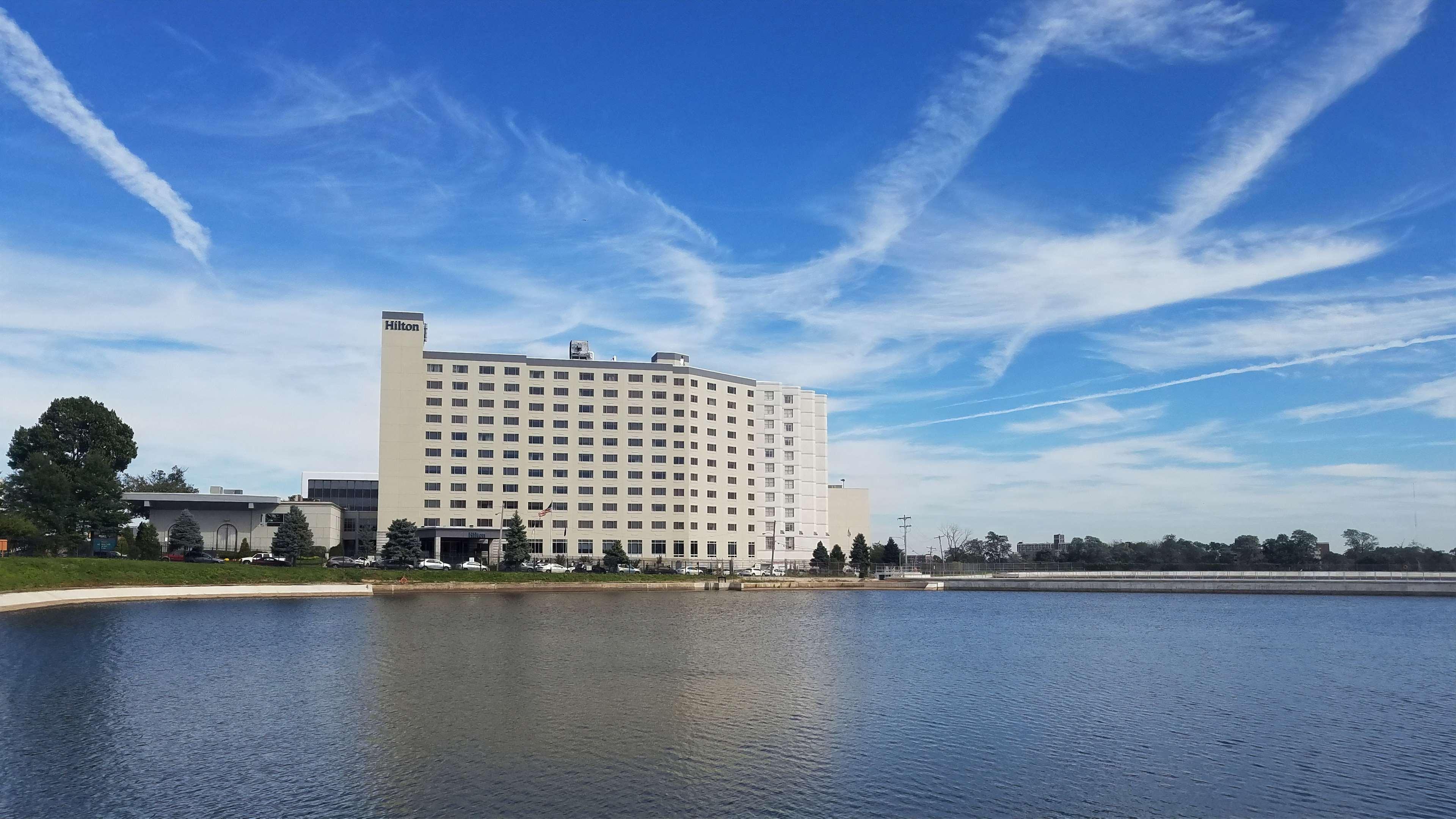 Hilton Avenue 4*