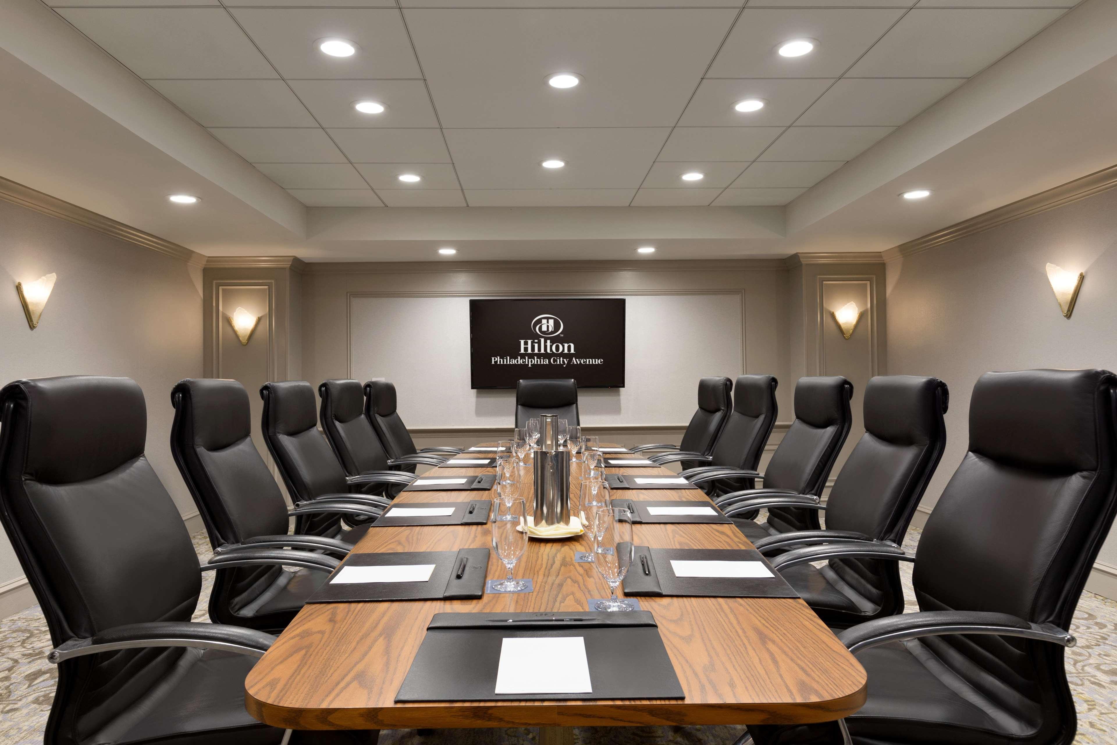 Hilton Avenue Hotel 4*