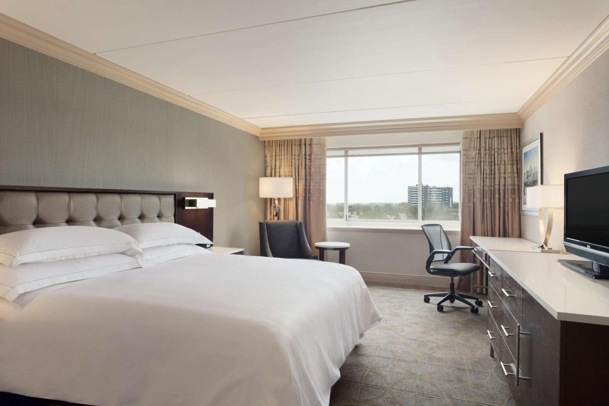 Hilton Avenue 4*