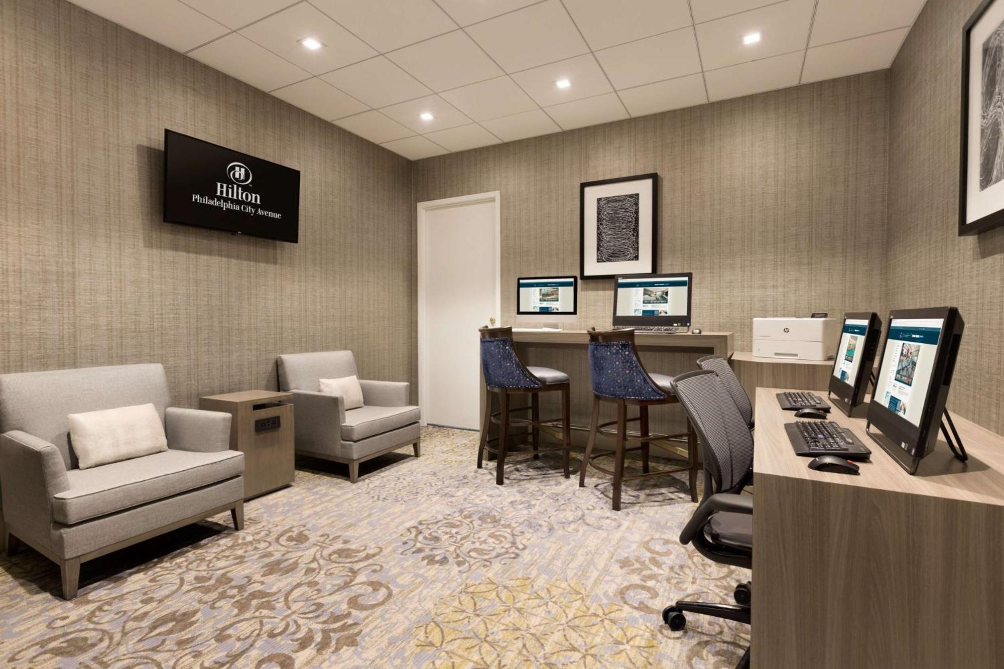 Hilton Avenue 4*