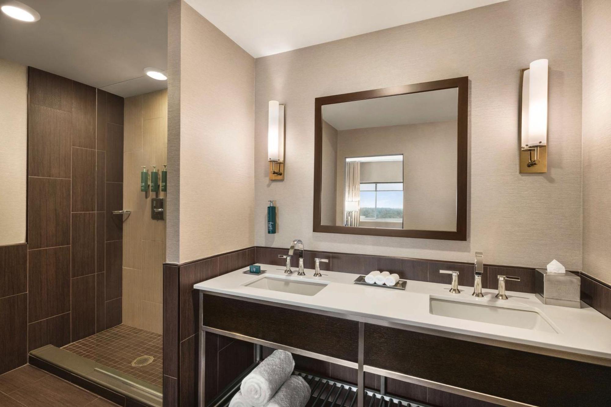 Hilton Avenue Hotel