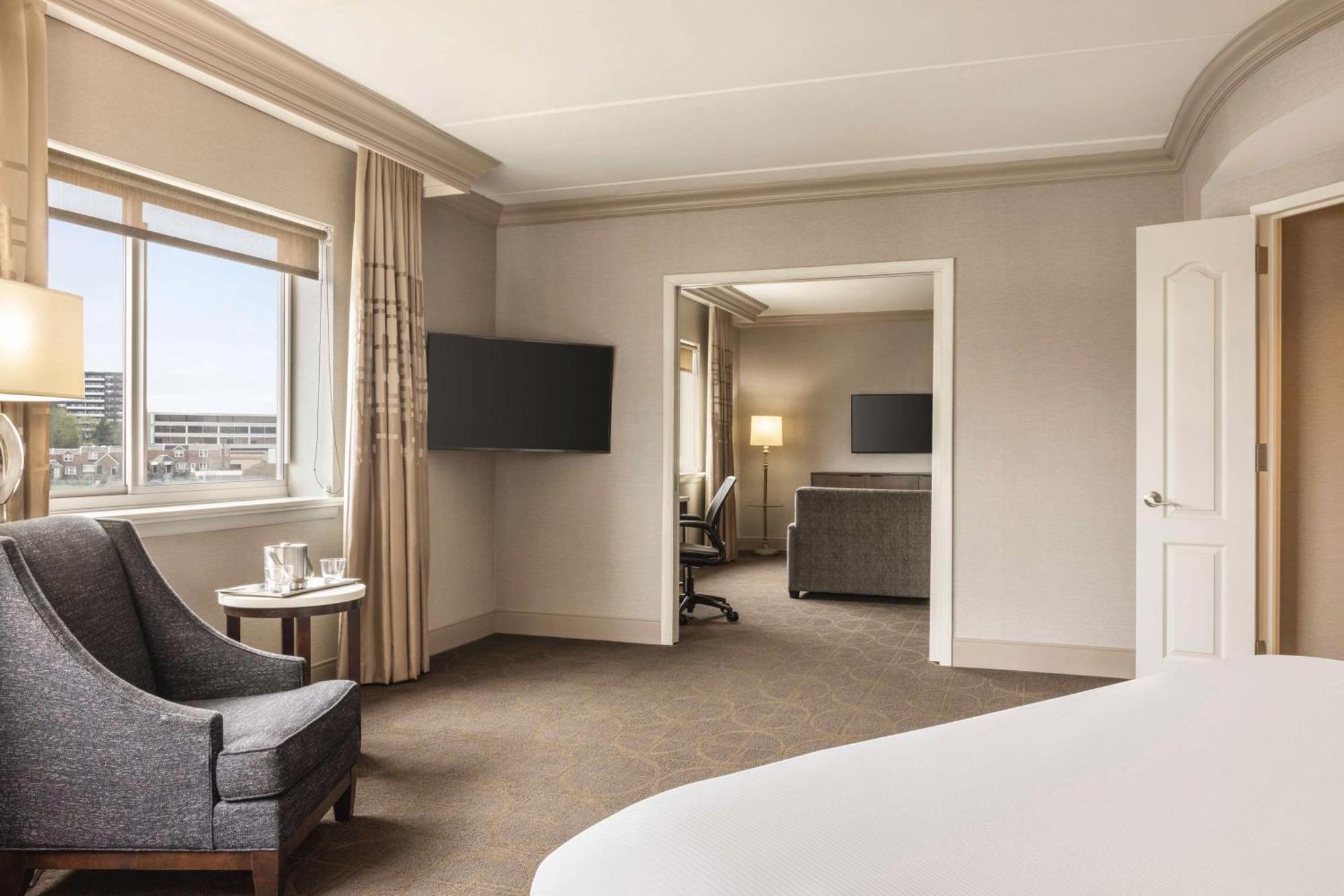 Hilton Avenue Hotel