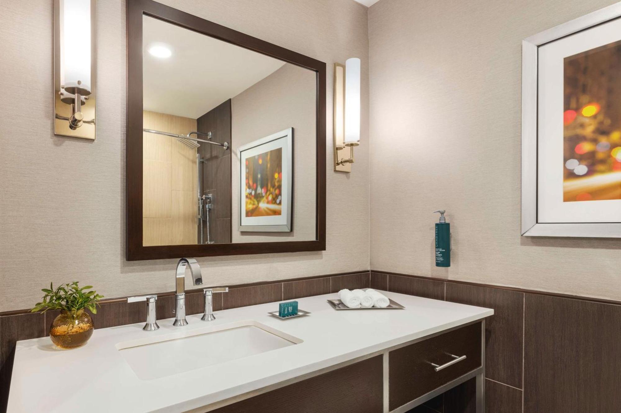 Hilton Avenue Hotel